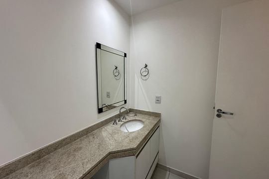 Banheiro da Suíte de apartamento para alugar com 3 quartos, 109m² em Alphaville Conde Ii, Barueri
