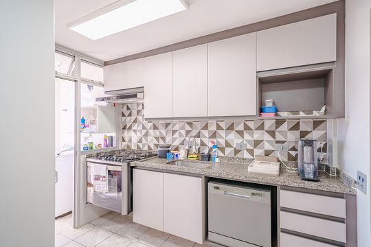 Cozinha de apartamento para alugar com 3 quartos, 122m² em Jardim Bonfiglioli, São Paulo