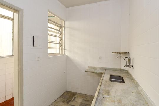 Cozinha de apartamento à venda com 3 quartos, 98m² em Santo Antônio, Belo Horizonte