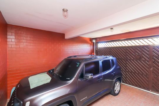 Garagem de casa à venda com 4 quartos, 160m² em Jardim Maraba Itaquera, São Paulo