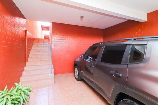 Garagem de casa à venda com 4 quartos, 160m² em Jardim Maraba Itaquera, São Paulo