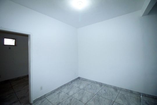 Sala de casa para alugar com 1 quarto, 60m² em Irajá, Rio de Janeiro
