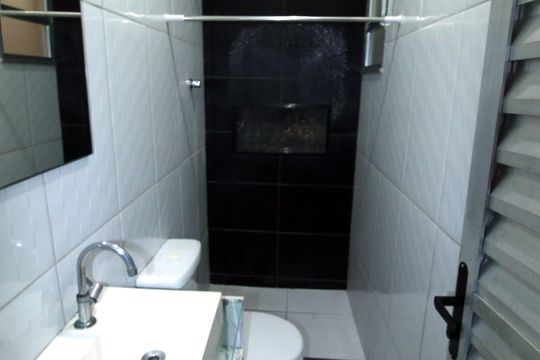 Banheiro de casa para alugar com 1 quarto, 60m² em Irajá, Rio de Janeiro
