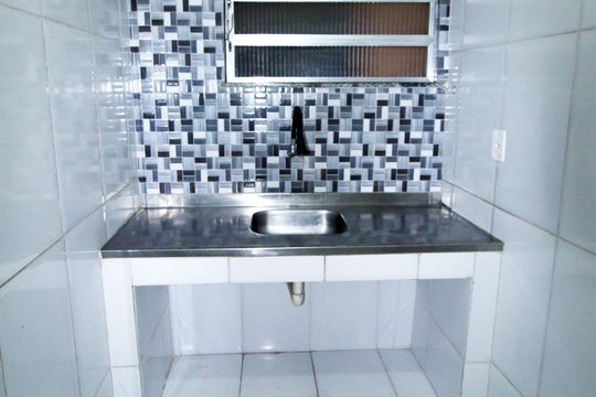 Cozinha de casa para alugar com 1 quarto, 60m² em Irajá, Rio de Janeiro