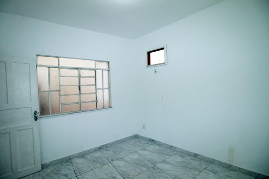 Quarto 1 de casa para alugar com 1 quarto, 60m² em Irajá, Rio de Janeiro