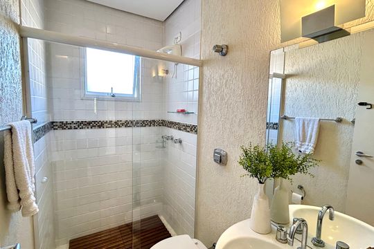 Banheiro 1 de casa à venda com 3 quartos, 190m² em Vila Augusta, Guarulhos