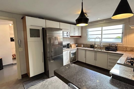 Cozinha de casa à venda com 3 quartos, 190m² em Vila Augusta, Guarulhos