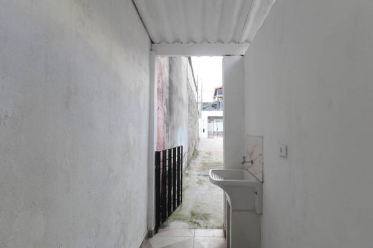 Casa para alugar com 1 quarto, 16m² em Vila Olinda, São Paulo