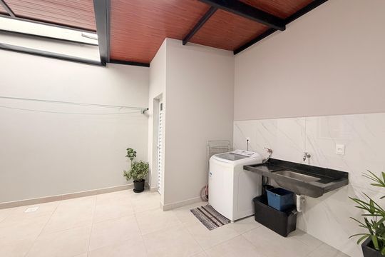 Área de Serviço de casa à venda com 3 quartos, 183m² em Residencial Santa Giovana, Jundiaí