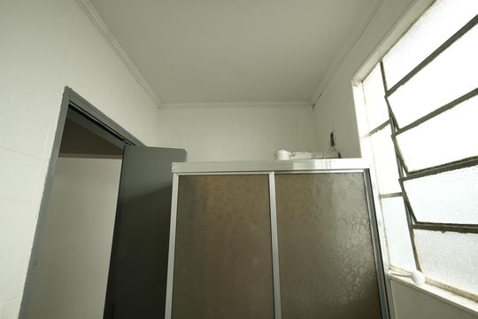 Banheiro Social de casa para alugar com 2 quartos, 143m² em Jardim Bela Vista, Santo André