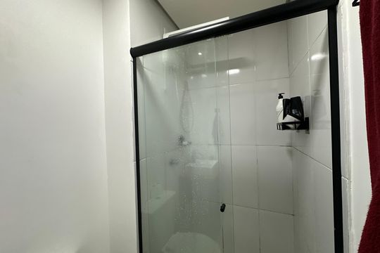 Banheiro da Suíte de apartamento à venda com 2 quartos, 55m² em Vila Sao Luiz (valparaizo), Barueri