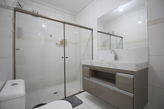 Banheiro da Suíte de casa à venda com 3 quartos, 189m² em Cidade Intercap, Taboão da Serra