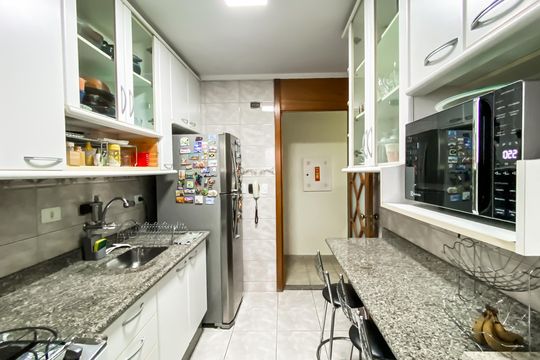 Cozinha  de apartamento à venda com 2 quartos, 52m² em Vila Santana, São Paulo