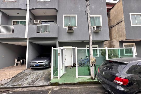 Fachada de apartamento à venda com 3 quartos, 150m² em Vargem Grande, Rio de Janeiro