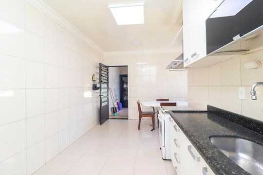 Casa para alugar com 3 quartos, 700m² em Vila Brasil, São Paulo