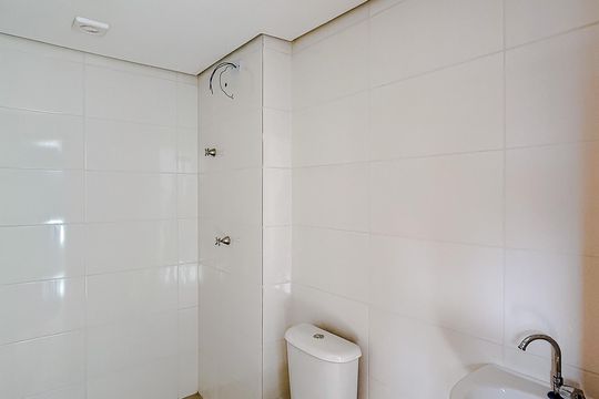 Banheiro de apartamento para alugar com 1 quarto, 24m² em Vila Carrão, São Paulo