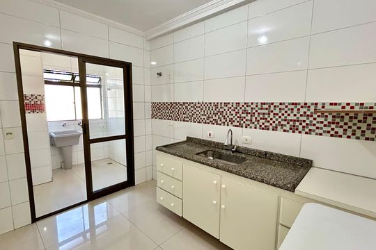 Cozinha de apartamento para alugar com 3 quartos, 95m² em Vila Pedro Moreira, Guarulhos