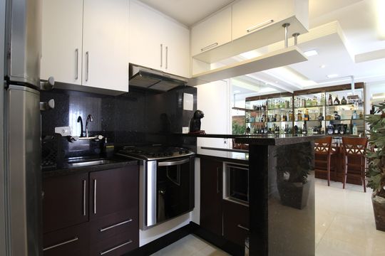 Cozinha de apartamento à venda com 2 quartos, 68m² em Itaim Bibi, São Paulo