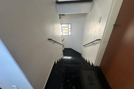 Corredor de apartamento para alugar com 2 quartos, 45m² em Jardim Montanhês, Belo Horizonte