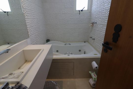 Banheiro da Suíte 2 de apartamento para alugar com 2 quartos, 115m² em Cidade São Francisco, São Paulo