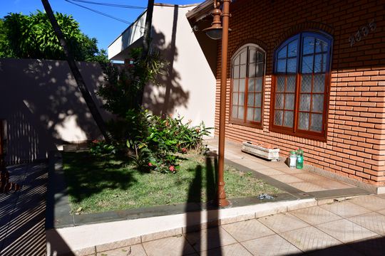 Jardim de casa à venda com 3 quartos, 213m² em Vila Industrial (campinas), Campinas