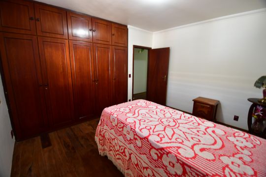 Quarto 2 de casa à venda com 3 quartos, 213m² em Vila Industrial (campinas), Campinas