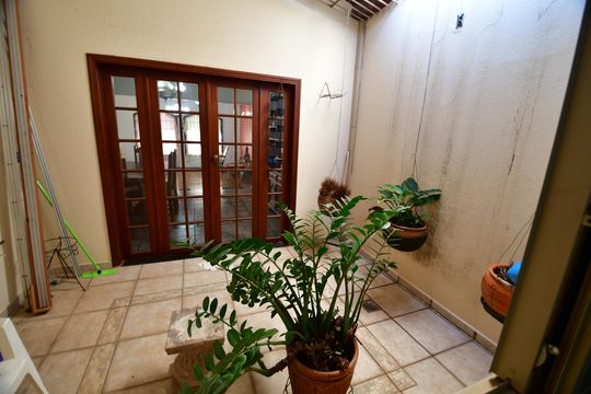 Quarto 1 - Vista de casa à venda com 3 quartos, 213m² em Vila Industrial (campinas), Campinas