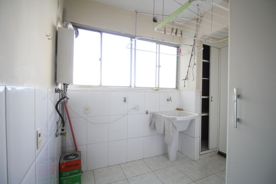 Área de Serviço de apartamento para alugar com 4 quartos, 96m² em Vila Sonia, São Paulo