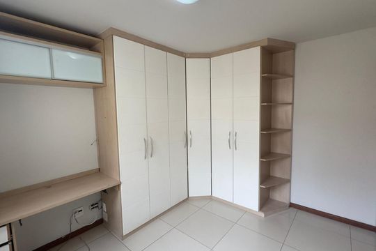 Quarto de apartamento à venda com 3 quartos, 208m² em Tijuca, Rio de Janeiro