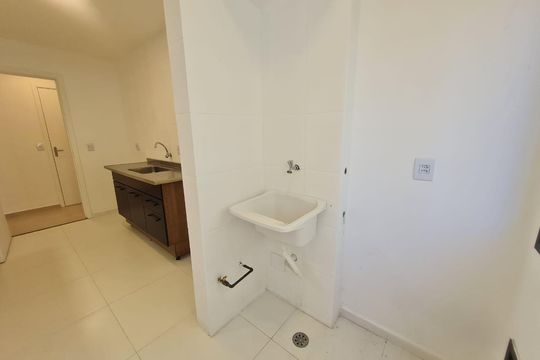 Área de serviço de apartamento à venda com 2 quartos, 51m² em Jardim Neide, São Paulo