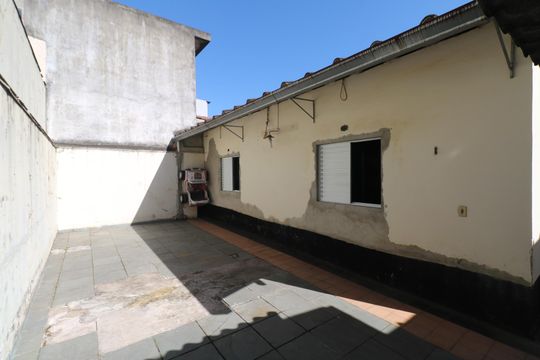 Quintal de casa à venda com 3 quartos, 208m² em Jardim Rubilene, Diadema