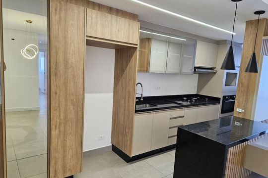 Cozinha de apartamento à venda com 2 quartos, 86m² em Boa Vista, Curitiba