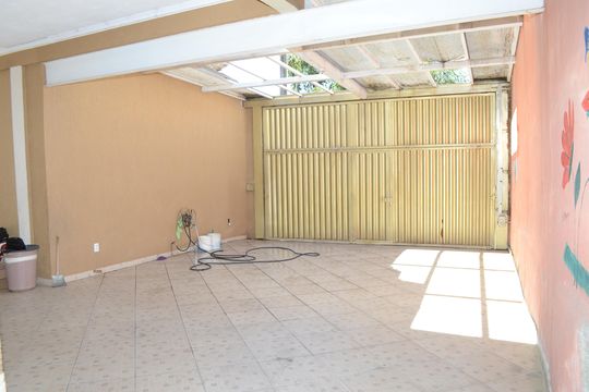 Garagem de casa para alugar com 4 quartos, 350m² em Jardim Vitoria, Belo Horizonte