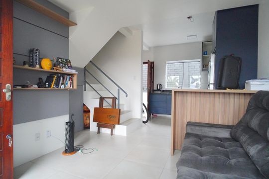 Sala de casa de condomínio à venda com 2 quartos, 83m² em Santo Afonso, Novo Hamburgo