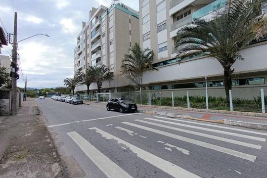 Vista da rua de apartamento para alugar com 2 quartos, 80m² em Trindade, Florianópolis