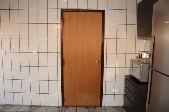Casa para alugar com 2 quartos, 250m² em Jardim Sao Francisco, Embu das Artes