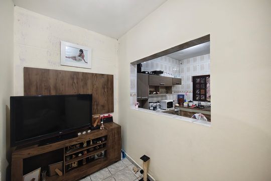 Sala de casa para alugar com 2 quartos, 40m² em Jardim Flor de Maio, São Paulo