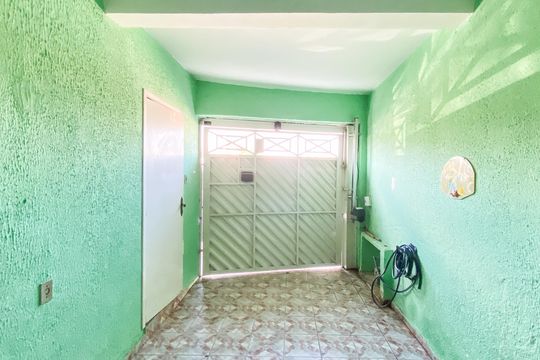 Garagem de casa à venda com 2 quartos, 230m² em Jardim Jaú (zona Leste), São Paulo