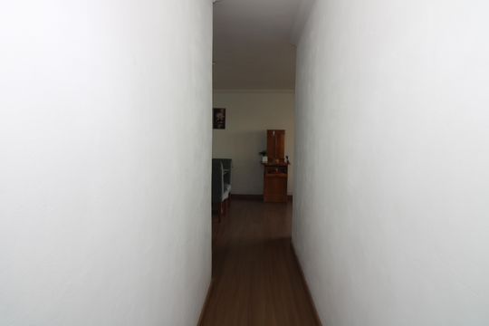corredor de apartamento para alugar com 2 quartos, 56m² em Cangaiba, São Paulo