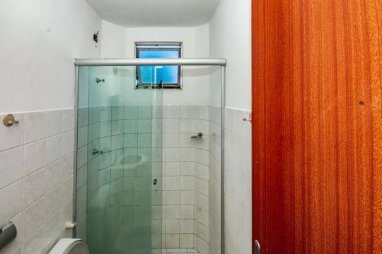 Banheiro de apartamento à venda com 2 quartos, 48m² em Bandeirantes (pampulha), Belo Horizonte
