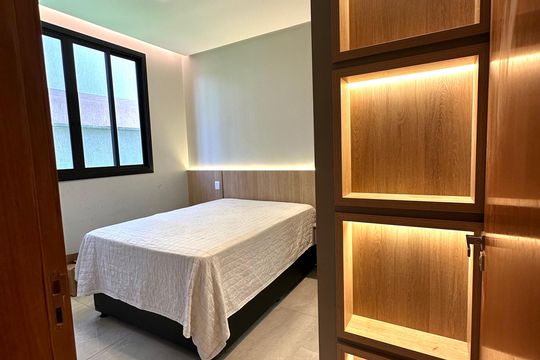 Quarto de apartamento para alugar com 4 quartos, 230m² em Res. Araguaia, Goiânia