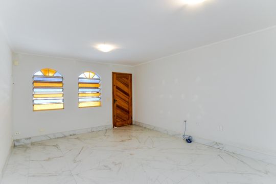 Sala de casa à venda com 3 quartos, 180m² em Vila Maranduba, Guarulhos