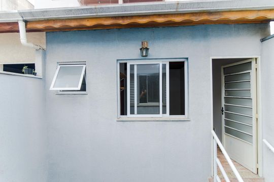 Vista Quarto 1  de casa à venda com 3 quartos, 180m² em Vila Maranduba, Guarulhos