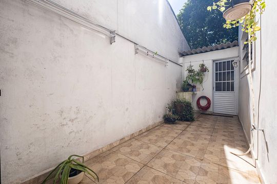 Quintal de casa à venda com 4 quartos, 300m² em Vila Madalena, São Paulo