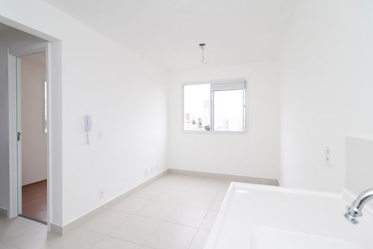 Apartamento para alugar com 2 quartos, 32m² em Vila Carmosina, São Paulo