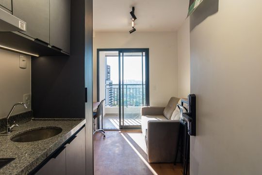 Cozinha de apartamento para alugar com 1 quarto, 34m² em Butantã, São Paulo