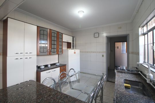 Cozinha de casa à venda com 2 quartos, 125m² em Jardim Primavera, São Paulo