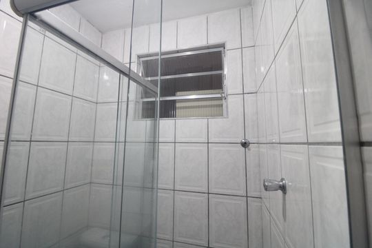 Banheiro de casa à venda com 2 quartos, 125m² em Jardim Primavera, São Paulo