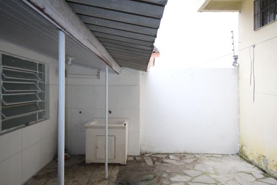 Área de Serviço de casa para alugar com 2 quartos, 130m² em Jardim do Salso, Porto Alegre