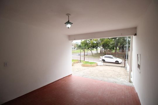 Garagem de casa para alugar com 2 quartos, 130m² em Jardim do Salso, Porto Alegre